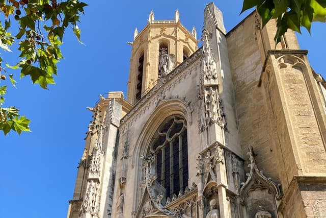 Historical visit/Treasure Hunt of Aix en Provence