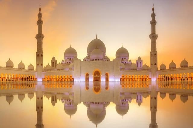 Cultural Wonders: Abu Dhabi City Tour & Louvre from Abu Dhabi