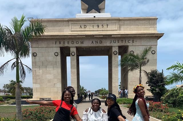 Private City Tour in Accra with Hotel Pickup and Lunch