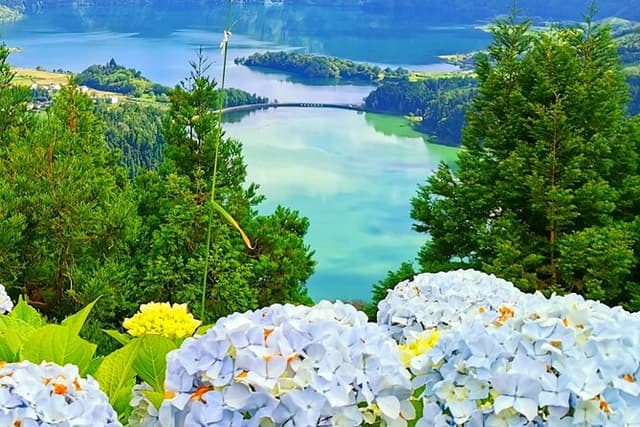 Azores: Shore Excursion Sete Cidades - Blue & Green Twin Crater Lakes