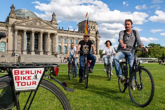 Half-Day Guided Bike Tour of Central Berlin's Highlights