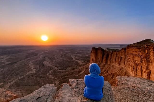 Edge of the World Guided Hike, Camel Ride, Bat Cave & Desert Camp