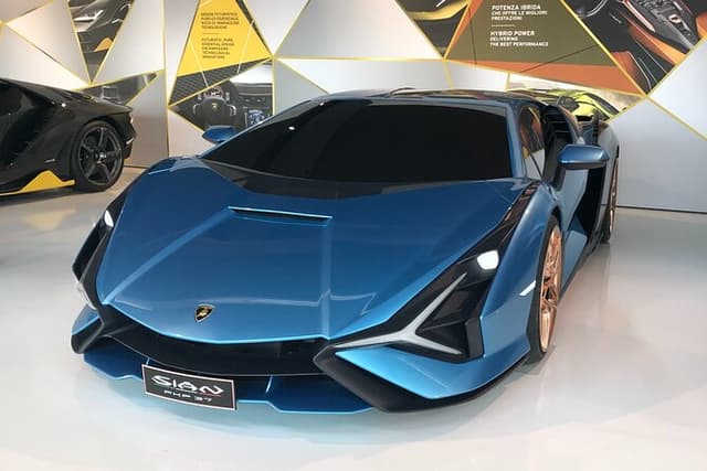 MOTORVALLEY: Lambo Museum, Ferrari&Pagani factory tours + Museums