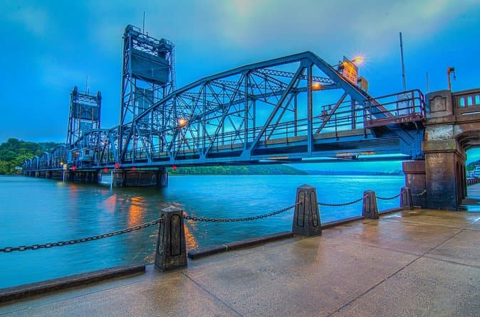 Top-Rated Haunted Walks in Minneapolis-Saint Paul
