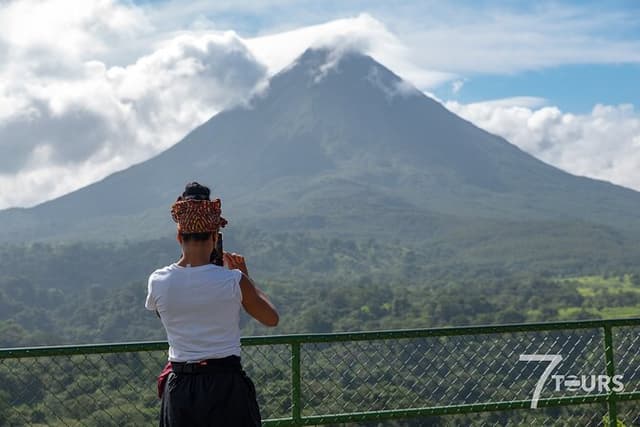 Arenal Highlights (arenal 1 Day) + Baldi Hot Springs & Dinner