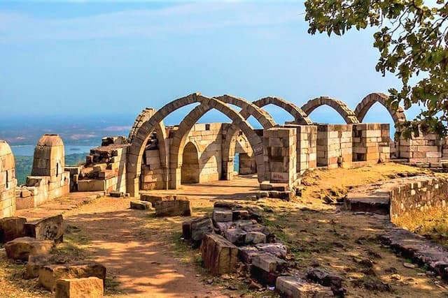 Vadodara Palace, Champaner & Pavagad temple from Ahmedabad with guide