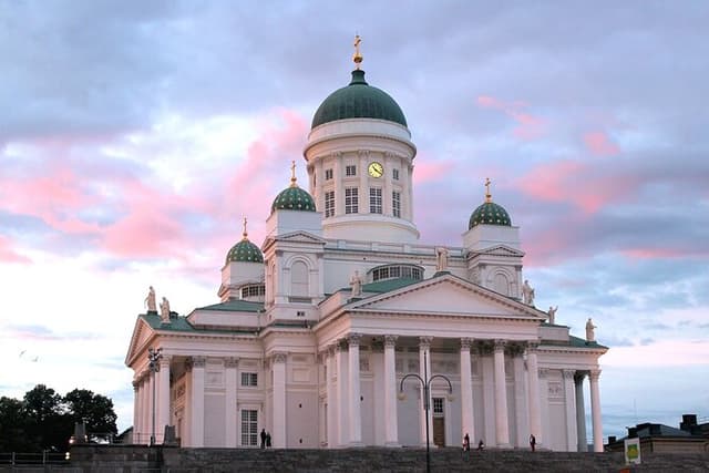 Private tour to Helsinki from Tallinn +VIP car + sightseeing