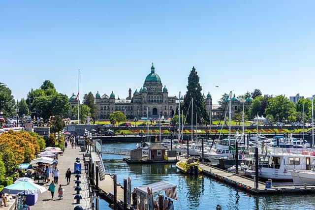 Butchart Gardens and Victoria Tour from Vancouver