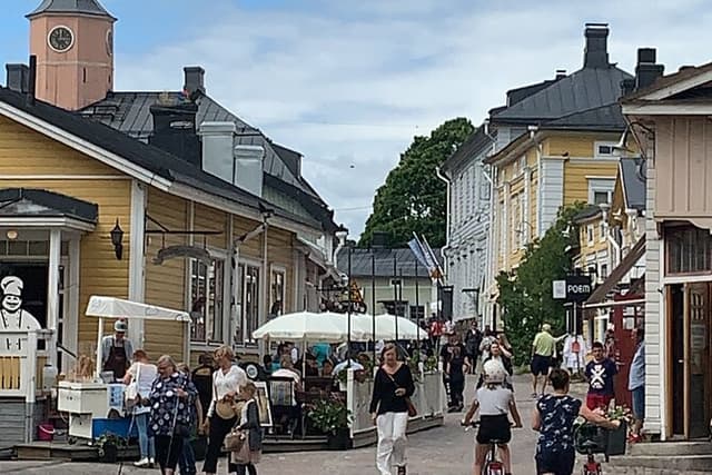 Helsinki Private Tour by car + Vitsit Porvoo Medieval old tow