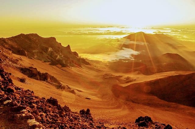 Maui: Majestic Haleakala Sunrise Tour with Pick-up