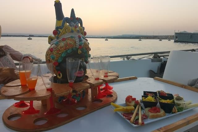 Syracuse private boat with aperitif