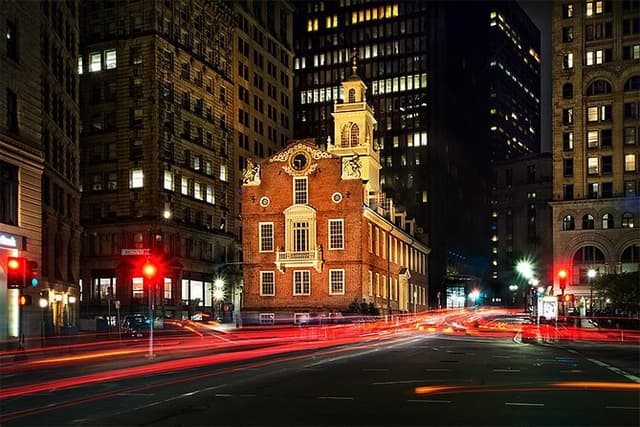 Boston Ghosts Boos and Brews Haunted Pub Crawl
