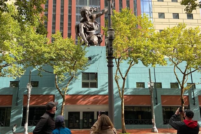 Intro to Portland Small Group Walking Tour