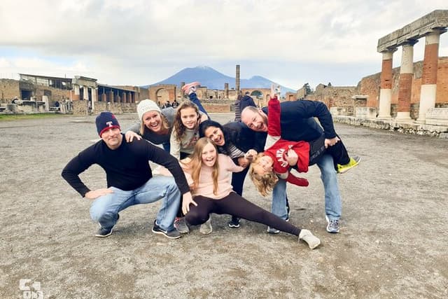 Private Pompeii Tour with Archaeologist & Winery on Mt Vesuvius