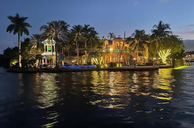 Best Holiday Lights Boat Tours in Fort Lauderdale