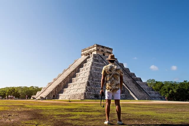 Chichén Itzá Guided Tour with Cenote & Buffet at Valladolid