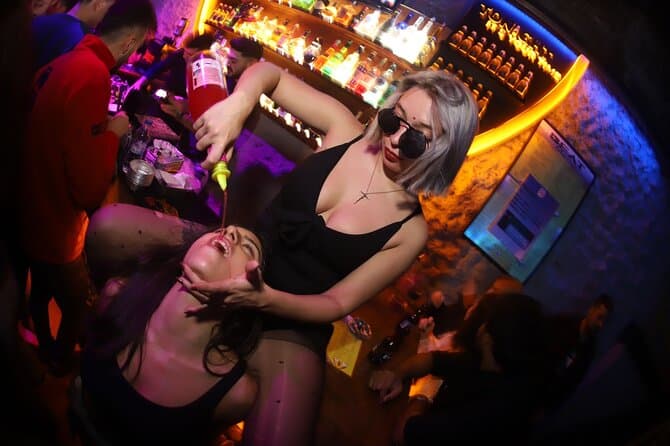 Best Istanbul Pub Crawl: Explore the City's Top Nightlife