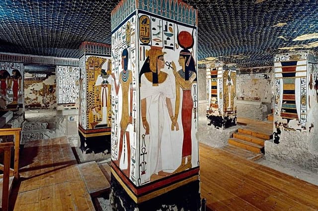 Valley of Kings, Queens, Temples of Hatchepsut, Habu, and Mooore