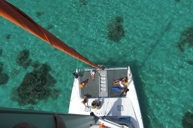 Catamaran to Ile aux Cerfs from Pointe Jerome with transfer