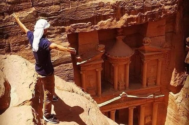 From Dead Sea: Full day Petra with hotel pickup