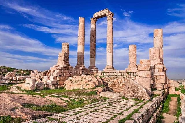 From Amman: Full-Day tour Amman city and desert castles