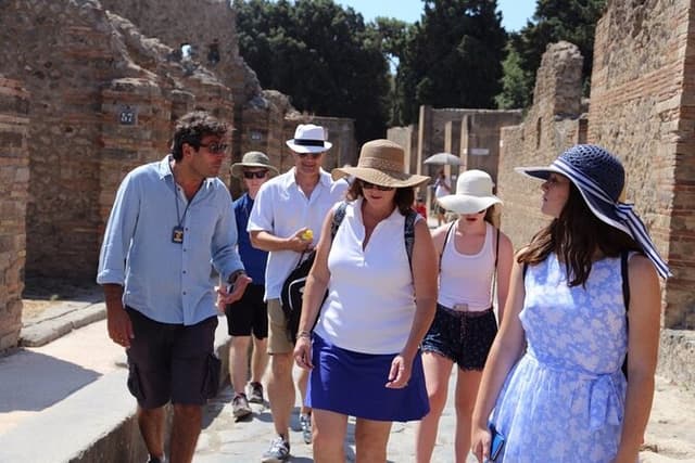 Pompeii 3 Hours Walking Tour Led by an Archaeologist