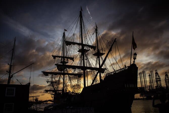 Spooky Spirits & Ghostly Tales: Galveston's Best Pub Crawl