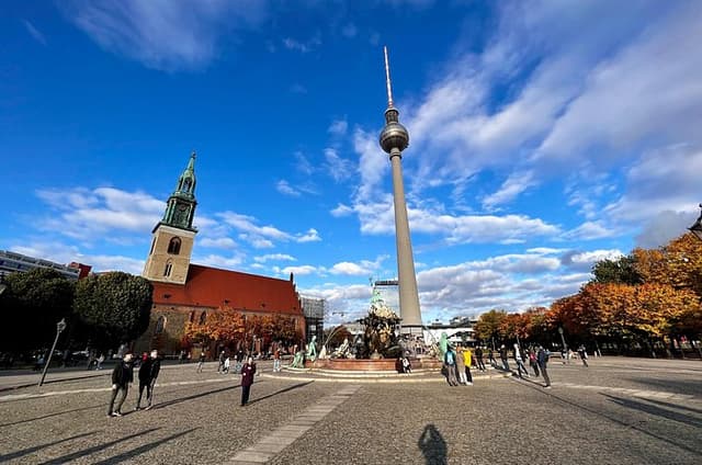 Welcome to Berlin: Group Walking Tour