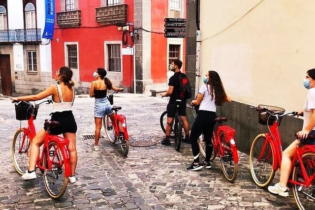 Discover Las Palmas City by Bike in 3 hours
