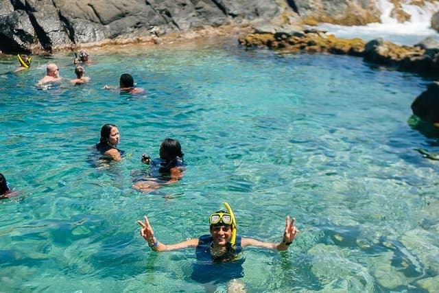 Aruba Off Road Safari Tour to Natural Pool