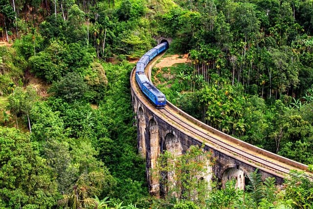 Discover Ella - Ella Rock, Little Adam's Peak & Nine Arch Bridge
