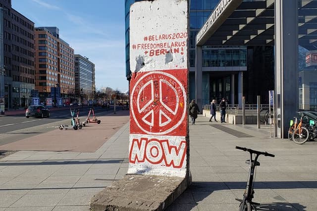 Private Walking Tour: Berlin Wall, Cold War and Checkpoint Charlie