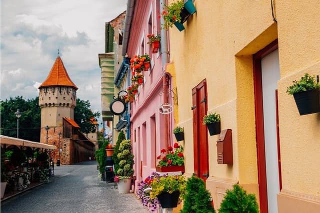 Sibiu Old Town Exploration Game and Self-Guided Tour