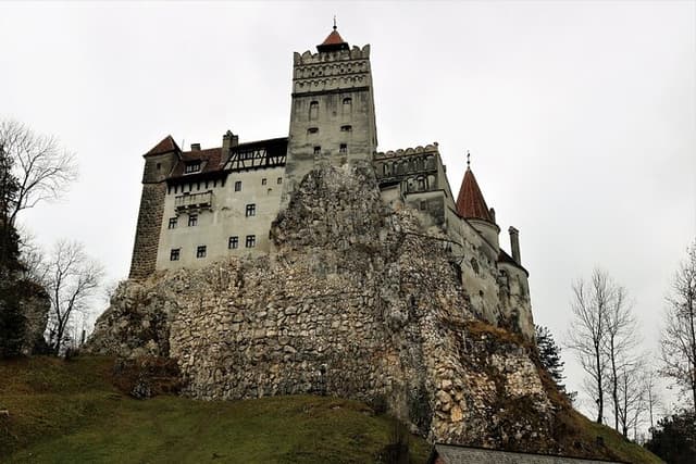 Discover the Legends: Journey to Dracula's and Râșnov Castle