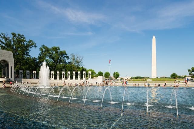 Afternoon Mount Vernon and Alexandria Tour plus DC Night Tour