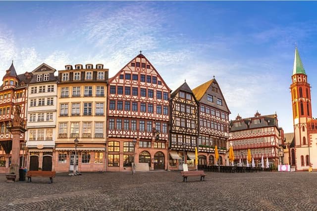 Frankfurt Old Town: Missing Treasure Self-Guided Exploration