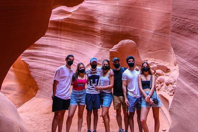 Lower Antelope Canyon Hiking Tour
