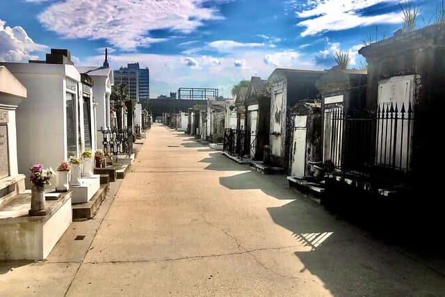 New Orleans Cemetery Walking Tour