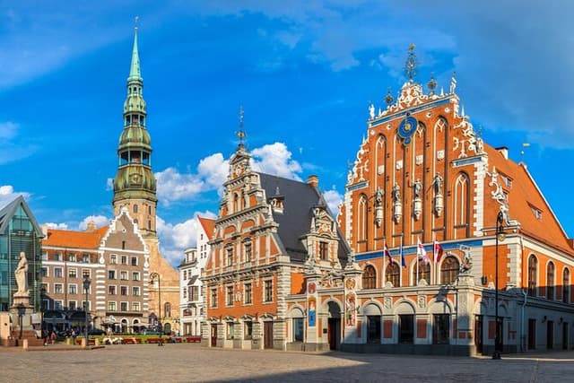 Riga Art Nouveau Secrets: Self-Guided Puzzle Walk