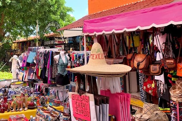 Cancun Shopping Private Guided Tour & City Sightseeing