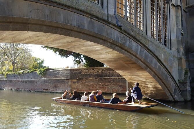 Best Cambridge Punting Tours & River Cam Experiences