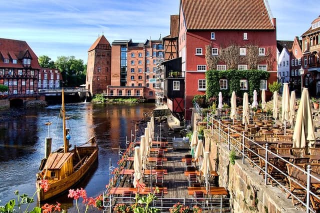 Hamburg Old Town Highlights Private Walking Tour