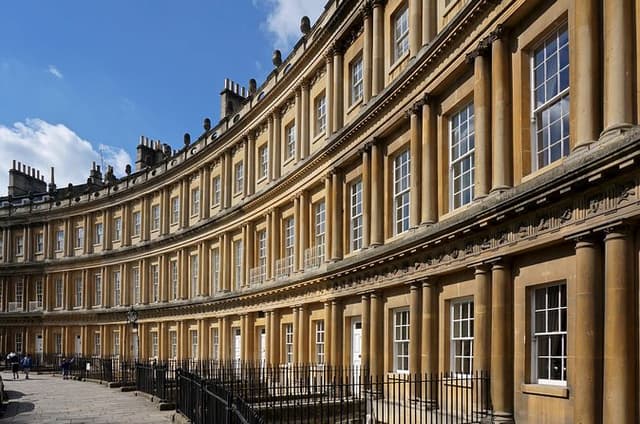 Explore Bath & Stonehenge Self-Guided Audio Tours