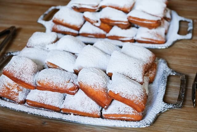 New Orleans Delicious Donuts & Beignets: A Sweet Walking Tour