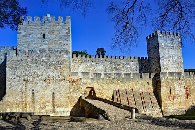 Explore St. George's Castle: Lisbon's Historic Landmark
