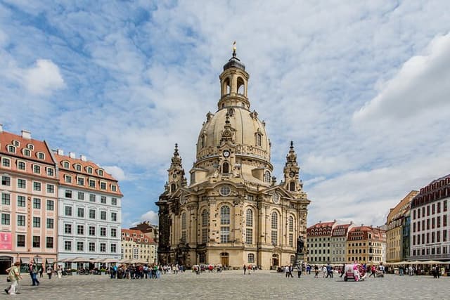 Classical Dresden Walking Tour with licensed Guide