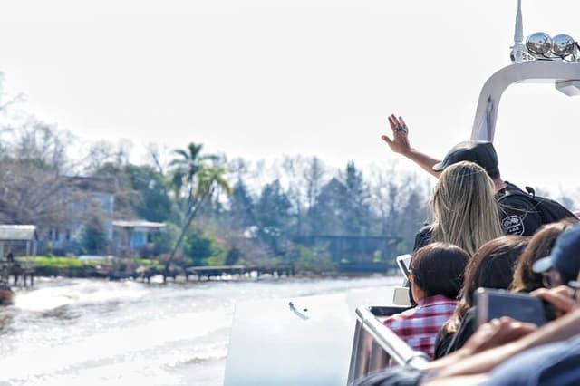 Exploring the Tigre Delta: Full-Day Tour & Cruise