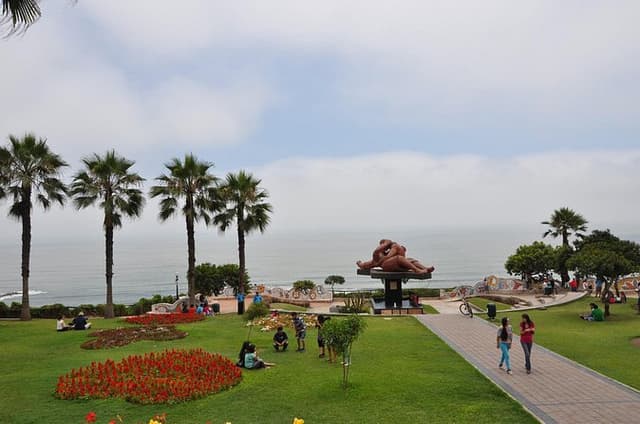 Lima City Tour with Huaca Pucllana – Half-Day Guided Experience