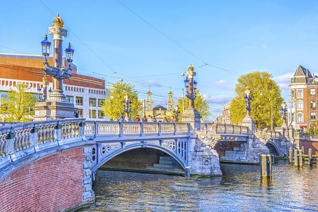 Romantic Amsterdam: Fairytale or Tragedy? Self-Guided PuzzleQuest