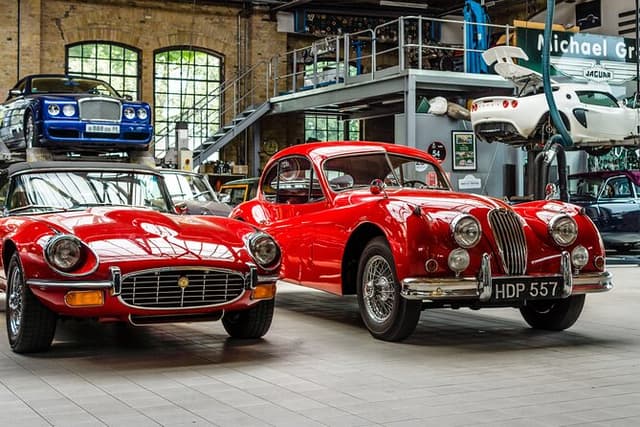 Berlin: Classic Remise Private Tour with Transfer